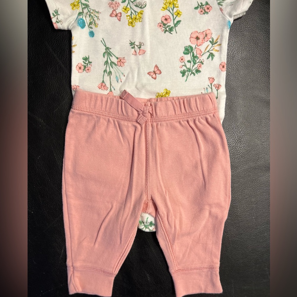 Bundle - 3 month - two pink sweatpants style jogger with coordinating bodysuits - Picture 3 of 7